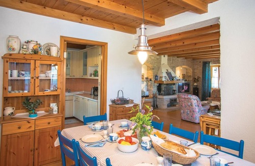 Donji Prolozac House | This beautifully built stone house is located in the interior of Dalmatia.