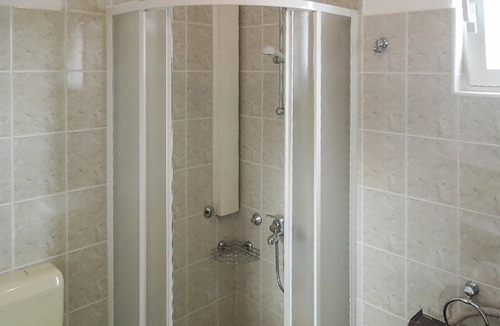 Martinscica Apartment | This compact holiday apartment is just a few metres from the pebble beach.