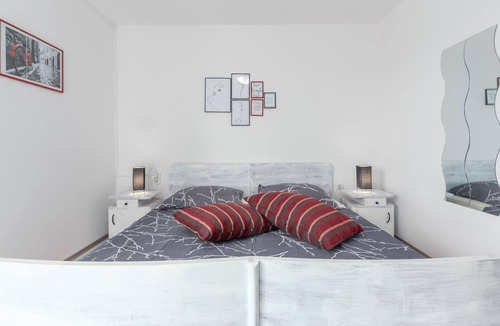 Tar House | This simply and functionally furnished apartment is located in a private house in the village Tar.