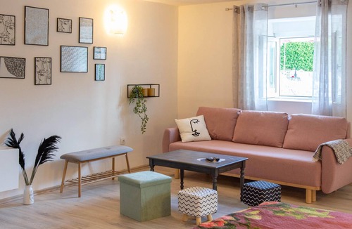Lovrec House | This spacious vacation home is located on a large plot in the idyllic rural area of Dalmatian Zagora