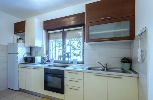Kastel Novi Apartment | Three bedroom apartment with terrace Kaštel Štafilić, Kaštela (A-20662-a)