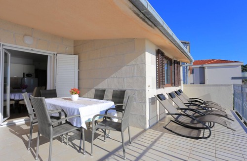 Okrug Donji Apartment | Three bedroom apartment near beach Okrug Donji, Čiovo (A-6859-c)