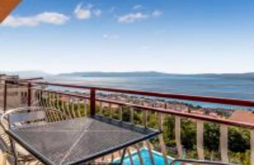 Crikvenica Apartment | Three Bedroom Apartment with Balcony and Sea View
