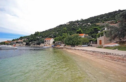 Prozurska Luka Apartment | Three bedroom apartment near beach Prožurska Luka, Mljet (A-22338-a)