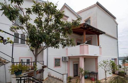 Posedarje Apartment | Three bedroom apartment with terrace and sea view Posedarje, Novigrad (A-21123-b)