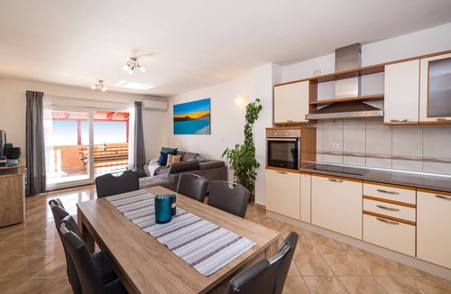 Maslenica Apartment | Three bedroom apartment near beach Maslenica, Novigrad (A-21903-a)