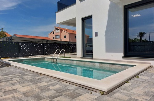 Milcetici Apartment | Three bedroom apartment with a swimming pool Milovcici, Krk (A-25984-a)