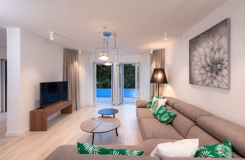 Promajna Apartment | Three bedroom apartment with a swimming pool Promajna (Makarska) (A-19144-a)