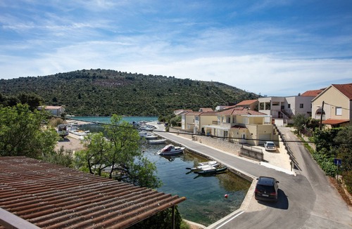 Podglavica Apartment | Three bedroom apartment with balcony and sea view Stupin Čeline (Rogoznica) (A-4264-a)