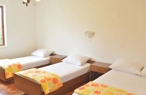 Razanj Apartment | Three bedroom apartment near beach Ražanj, Rogoznica (A-7606-b)