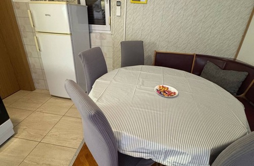 Seline Apartment | Three bedroom apartment near beach Seline, Paklenica (A-6528-a)