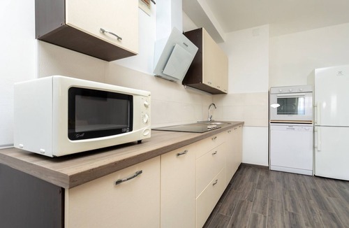 Soline Apartment | Three bedroom apartment with terrace and sea view Soline, Krk (A-9715-a)