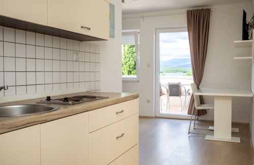Soline Apartment | Three bedroom apartment with terrace and sea view Soline, Krk (A-9715-a)