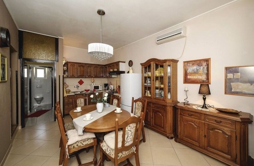 Brodarica Apartment | Three bedroom apartment near beach Brodarica, Šibenik (A-921-a)