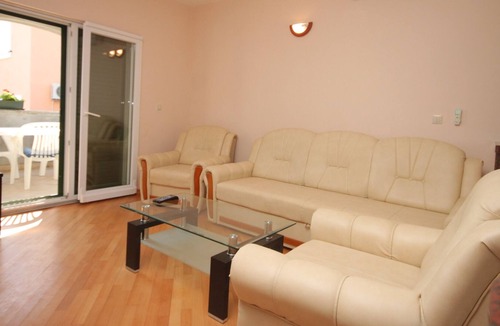 Banj Apartment | Three bedroom apartment with terrace and sea view Banj, Pašman (A-8242-a)