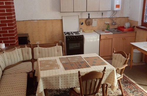 Drnis Apartment | Three bedroom apartment with a swimming pool Pakovo Selo, Zagora (A-24486-b)