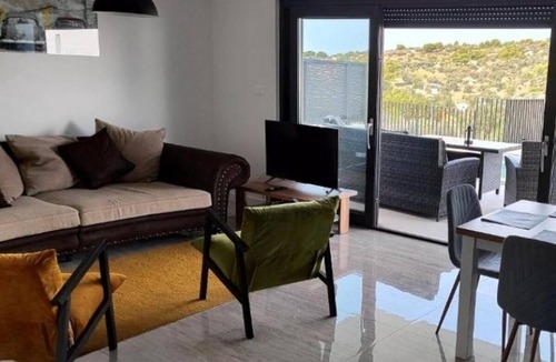 Susica Apartment | Three bedroom apartment with a swimming pool Murter (A-22942-a)