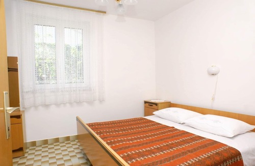 Stara Novalja Apartment | Three bedroom apartment near beach Stara Novalja, Pag (A-4055-a)