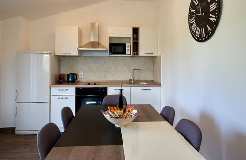 Ljubac Apartment | Three bedroom apartment with a swimming pool Ljubač, Zadar (A-14148-a)