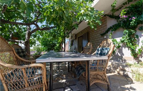 Rovanjska Apartment | Three-Bedroom Apartment In Rovanjska