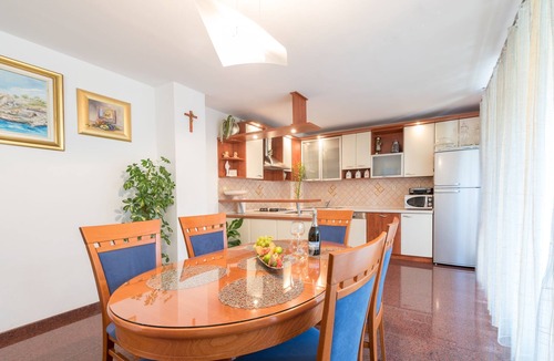 Split Apartment | Three bedroom apartment with terrace Split (A-18120-a)