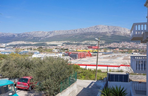 Mejasi Apartment | Three bedroom apartment with a swimming pool Split (A-21026-a)