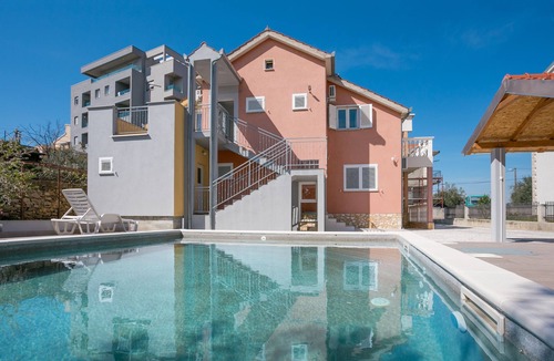 Mejasi Apartment | Three bedroom apartment with a swimming pool Split (A-21026-a)