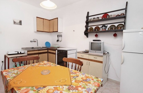 Supetar Apartment | Three bedroom apartment with terrace Supetar, Brač (A-6026-a)