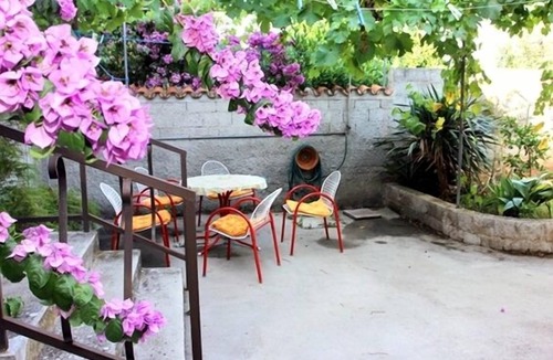 Supetar Apartment | Three bedroom apartment with terrace Supetar, Brač (A-6026-a)