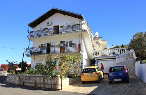 Mastrinka Apartment | Three bedroom apartment with balcony and sea view Mastrinka, Čiovo (A-9428-a)