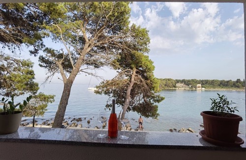 Batalaza Apartment | Three bedroom apartment near beach Ugljan (A-19580-a)