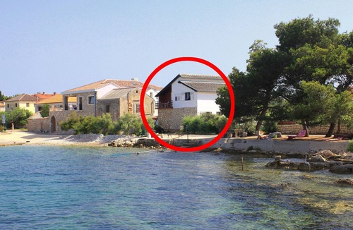 Ugljan Apartment | Three bedroom apartment near beach Ugljan (A-8262-b)
