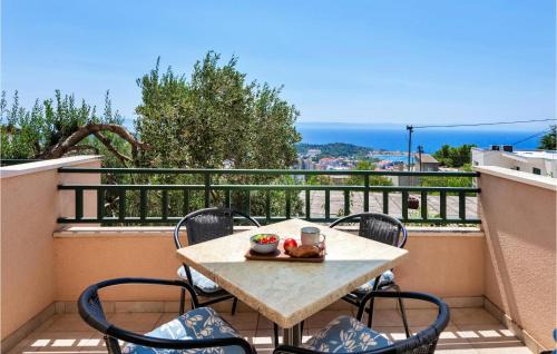 Batinici Apartment | Three-Bedroom Apartment In Makarska