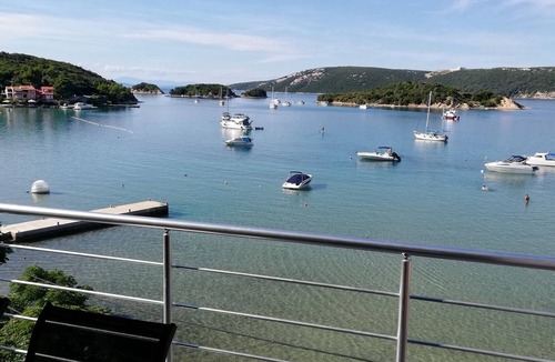 Supetarska Draga Apartment | Three bedroom apartment near beach Supetarska Draga - Donja, Rab (A-17201-b)