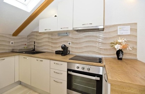 Krizna luka Apartment | Three bedroom apartment with terrace Hvar (A-25301-d)