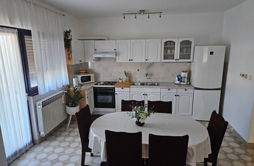 Kali Apartment | Three bedroom apartment with terrace and sea view Kali, Ugljan (A-17665-a)