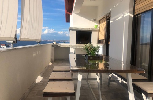 Kali Apartment | Three bedroom apartment with terrace and sea view Kali, Ugljan (A-17665-a)