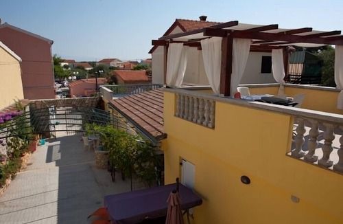 Poljana Apartment | Three bedroom apartment with terrace Poljana, Ugljan (A-8523-c)