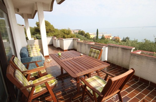 Kali Apartment | Three bedroom apartment with terrace and sea view Kali, Ugljan (A-834-c)