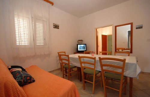 Kali Apartment | Three bedroom apartment with a swimming pool Kali, Ugljan (A-14083-d)
