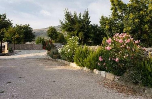 Drnis House | Three Bedroom Holiday Home with Pool