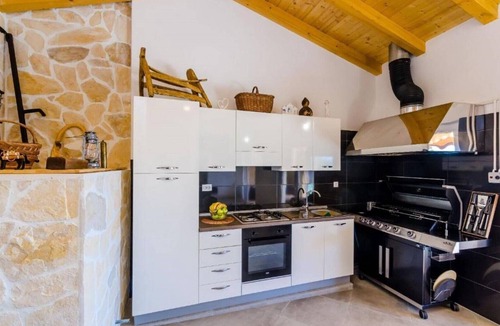 Vodovađa House | Three Bedroom Holiday Home, Pool, Sauna, Terrace