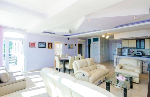 Vodovađa House | Three Bedroom Holiday Home, Pool, Sauna, Terrace