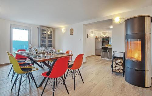 Durdevac House | Three-Bedroom Holiday Home In Durdevac