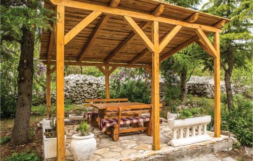 Lecevica House | Three-Bedroom Holiday Home In Lecevica