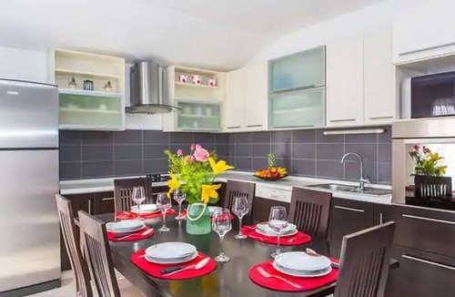 Primorski Dolac House | Three Bedroom Holiday Home