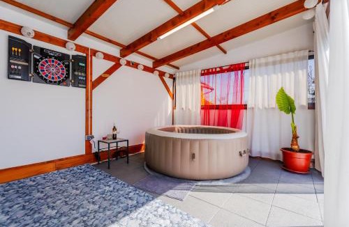 Zasadbreg Apartment | Timber Cottage With Pool - Happy Rentals
