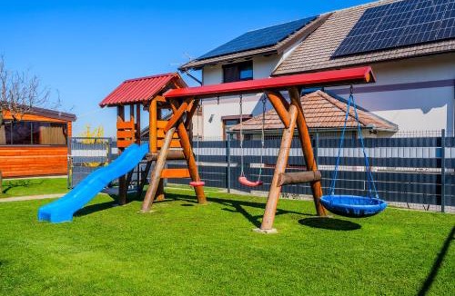Zasadbreg Apartment | Timber Cottage With Pool - Happy Rentals
