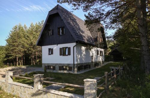 Rudanovac Apartment | Timber valley