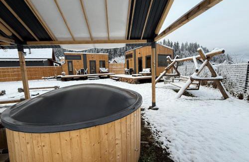 Sincraieni Ski Chalet | Tiny hill